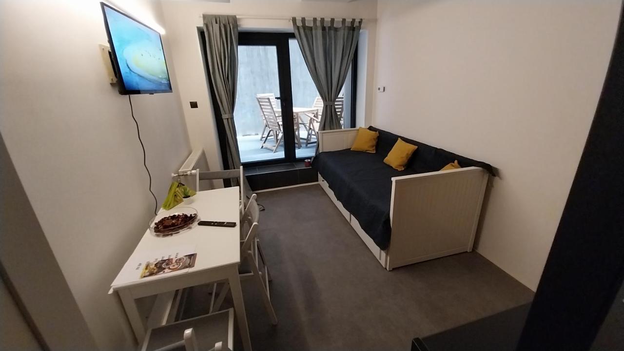 Peaceful Basement Apartment With Terrace & Free Gym Budapest Exterior foto